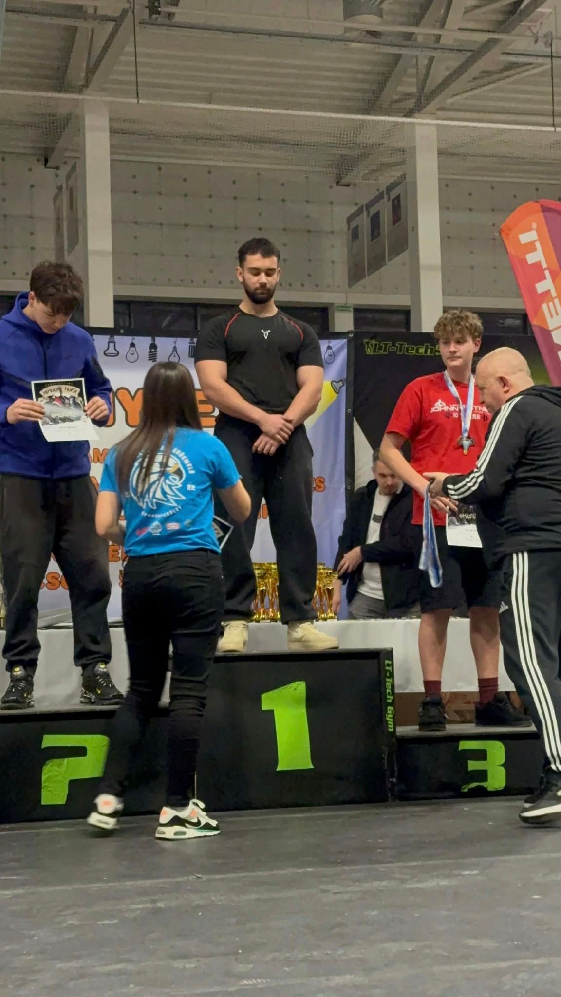 Erőemelő Mikulás Kupán